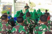 Danramil 04/SE Kapten Inf Gandhi Berikan Pengarahan Kepada Personel dan Ibu Persit