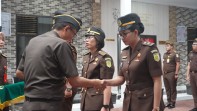 Tiga Pejabat Kejaksaan Negeri Karo Dilantik Edmond Novvery Purba SH.MH Sebagai Kasipidsus, Kasipidum Dan Kepala Subseksi Penyidik