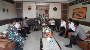 Danrem 023/KS Kolonel Inf Febriel B Sikumbang Terima Kunjungan Bupati Tapanuli 