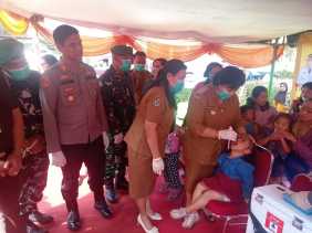 Bupati Karo Hadiri Kegiatan Pencanangan Sub Pin Polio Kecamatan Tigapanah Bersama Dandim 0205/TK