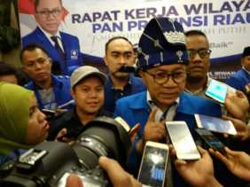 Rakerwil PAN di Riau, Zulkifli Hasan: Harus Total! Menenangkan Syamsuar - Edi Natar Nasution