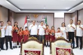 Bupati dan Wakil Bupati Karo Berangkatkan Siswa Ikuti Kompetisi Robotik Nasional di Bandung