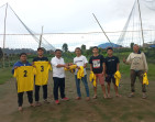 Support Olahraga, Anggota DPRD Karo Dodi Sinuhaji Berikan Perlengkapan Olahraga Kepada Karang Taruna Desa Semangat 