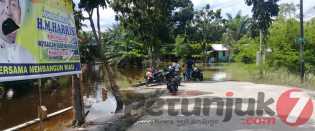Banjir Bertahan, Akses Jalan Lembah Raya Tak Dapat Dilewati