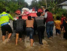 Kapolres Madina Berkunjung ke Lokasi Banjir, Kasat Lantas: Banjir di Patiluban Terus Dipantau