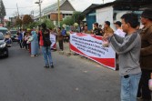 Puluhan LSM di Kabupaten Karo Lakukan Aksi Berbagi Takjil Sekaligus Bentuk Dukungan Undang Undang TNI