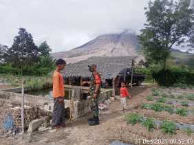 Gunung Sinabung Tetap Mengancam, Dandim 0205/TK : Zona Merah Harus Steril dari Segala Aktivitas
