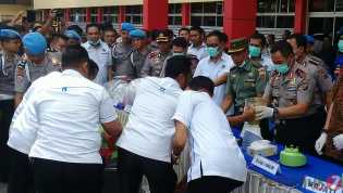 BB Narkoba dari Bengkalis Dimusnakan di Halaman Mapolda Riau
