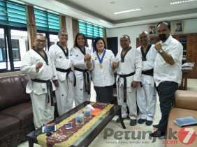 Dian Tambunan Peraih  Emas Taekwondo Internasional Pakualam X Cup, Wabup Karo: Harumkan Nama Karo