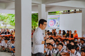 Staf Khusus Menteri Hukum dan HAM Bane Raja Manalu Salurkan 8500 Beasiswa Kepada Pelajar 