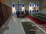 Babinsa Koramil 08/TB Bantu Pengurus Masjid Bersihkan Prasarana Ibadah Sebelum Sholat Jumat