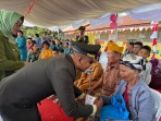 Dalam Rangka HUT RI Ke 81, Danramil 01/BJ Kapten Arm Catur Hadi Wuryanto Berikan Bingkisan Kepada Veteran dan Keluarga