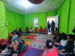 Bupati Karo Menyerahkan Dokumen Kepemilikan Tanah dan Bangunan Kepada Penerima Bedah Rumah Yang Diprakarsai Oleh PC PPM LVRI Karo