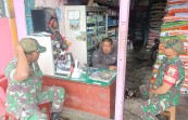 Pastikan Kebutuhan Petani Terpenuhi, Babinsa 03/BT Cek Ketersediaan Pupuk dan Bibit