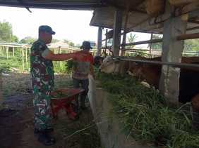 Antisipasi Tindak Pencurian Ternak Lembu , Babinsa Koramil 04/SE Menghimbau Masyarakat Tingkatkan Siskamling