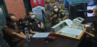 Jalin Hubungan Langsung ke Masyarakat “Kejari Karo Menyapa” Gandeng Radio RBK FM