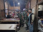 Babinsa Koramil 07/Juhar Laksanakan Komsos Dan Patroli Malam Wujudkan Kondusifitas Di Wilayah