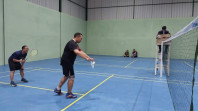Jaga Kebugaran dan Pererat Silaturahmi, Dandim 0205/TK dan Kapolres Tanah Karo Main Badminton Bersama