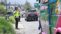 Kapolres Tanah Karo AKBP Ronny Nicolas Sidabutar Pantau Jalur Wisata H+2 Lebaran