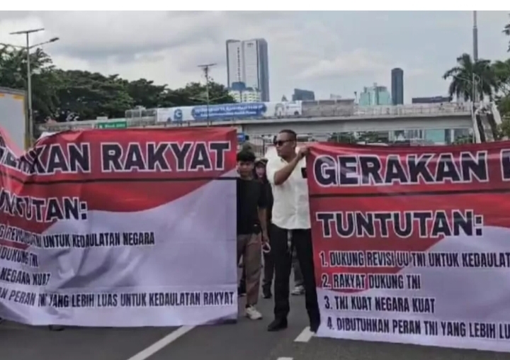 Dukung Revisi Undang-Undang TNI, Ratusan Massa Dari Gerakan Rakyat Gelar Aksi Simpatik di DPR RI Dukung Revisi Undang-Undang TNI, Ratusan Massa Dari Gerakan Rakyat Gelar Aksi Simpatik di DPR RI