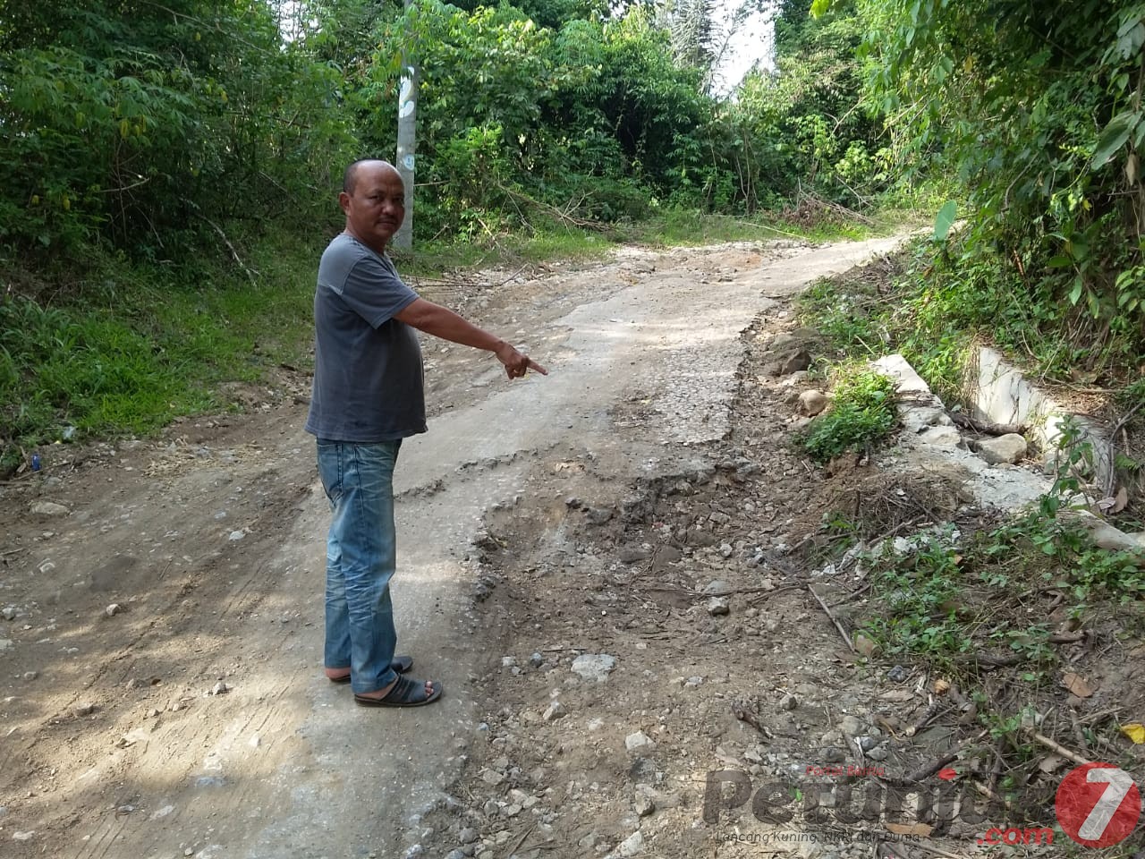 Rusak Parah, Kades Pasir Tengah (Dairi) Akan Mengusulkan Perbaikan Jalan Sepanjang 4 KM