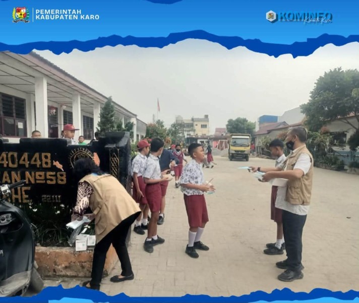 Antisipasi Dampak Kesehatan, Brigjen Pol [Purn] Dr.dr Antonius Ginting Sp.OG M.Kes Terjunkan BPBD Membagikan Masker