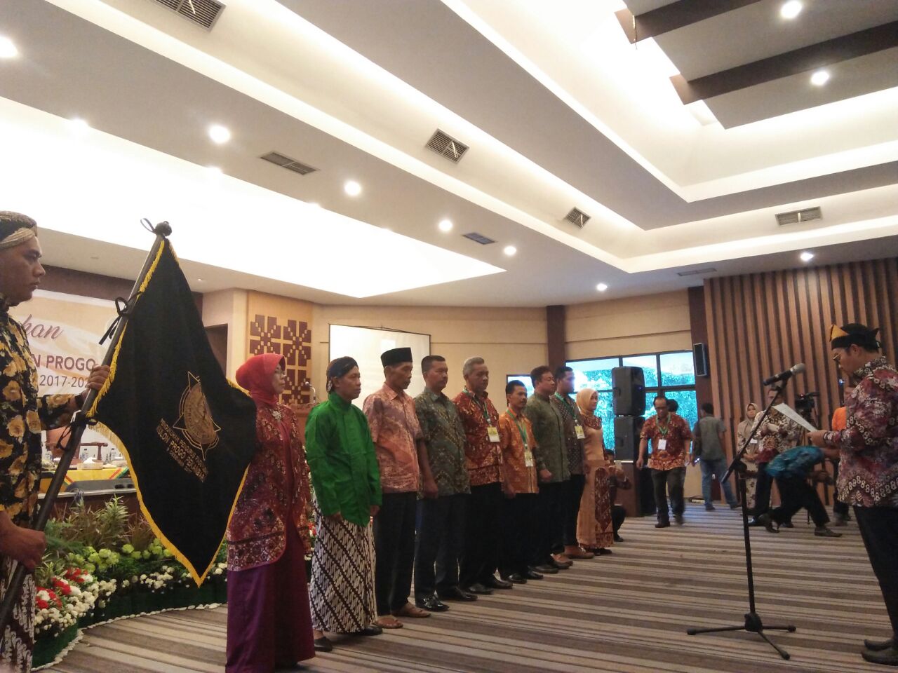 Bupati Kulon Progo Lantik Pengurus PKP Riau Periode 2017-2021