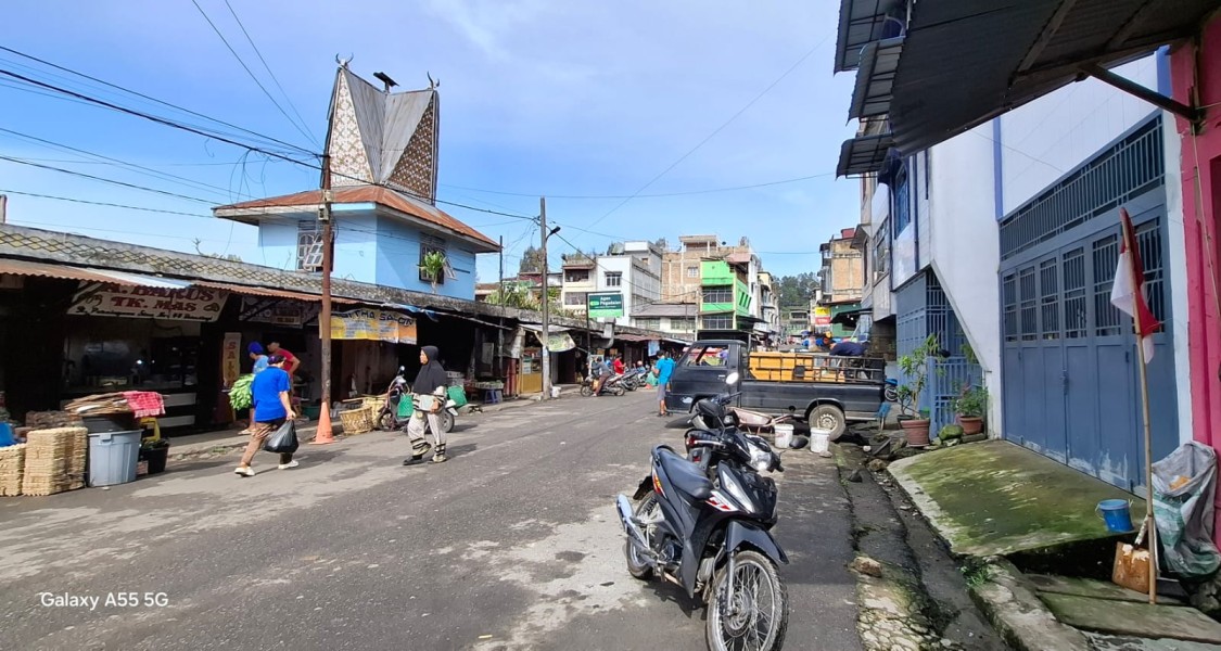 Pertokoan di Berastagi banyak belum pasang Bendera Merah Putih, ini reaksi Kadis Kominfo Kabupaten Karo 