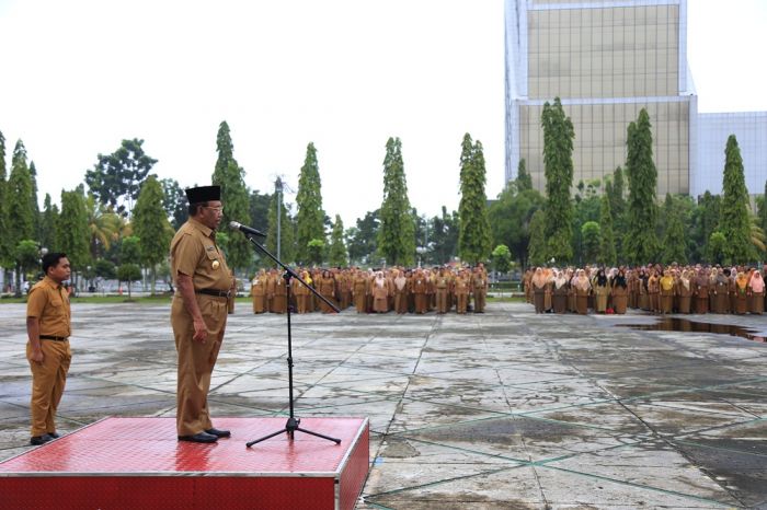 Di Akhir Masa Jabatan, Gubernur Riau Pimpin Apel Pagi bersama Ratusan ASN