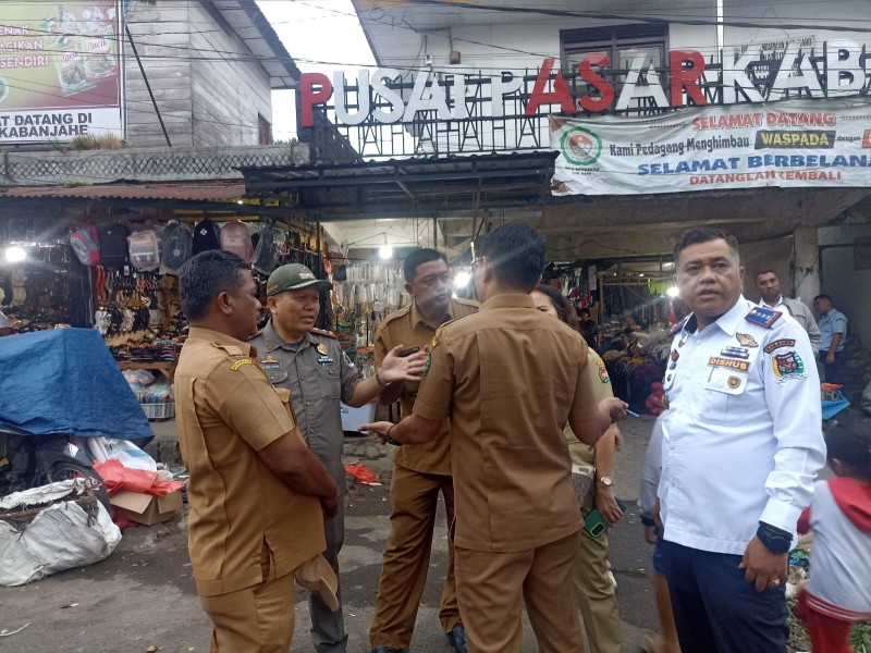 Mewujudkan Karo Beriman, Karo Berbudaya, Karo modern, Karo unggul, Satpol PP, Dinas Perhubungan dan Disperindag Terus Lakukan Penataan Kota