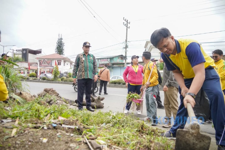 Bupati Karo Ajak Seluruh ASN Dan Masyarakat Untuk Budayakan Kembali Gotong Royong Bupati Karo Ajak Seluruh ASN Dan Masyarakat Untuk Budayakan Kembali Gotong Royong