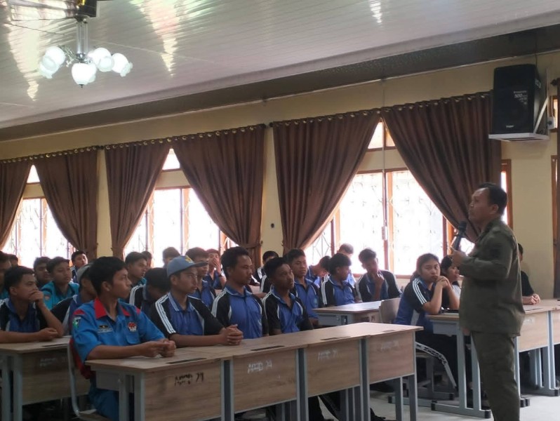 Satpol PP Kabupaten Karo Gelar Sosialisasi Terkait Karakter Dan Kedisiplinan Siswa di SMK N Merdeka