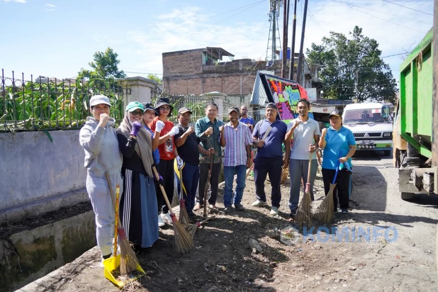 Gotong Royong ASN Kabupaten Karo Tingkatkan Kebersihan Lingkungan Gotong Royong ASN Kabupaten Karo Tingkatkan Kebersihan Lingkungan