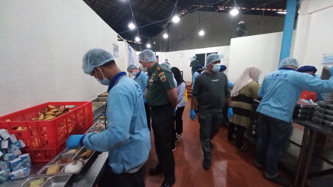 Dandim 0205/TK Letkol Inf Robert Panjaitan Sidak Dapur SPPG Karo GundalingI dan SPPG Mentari Meraki Asa