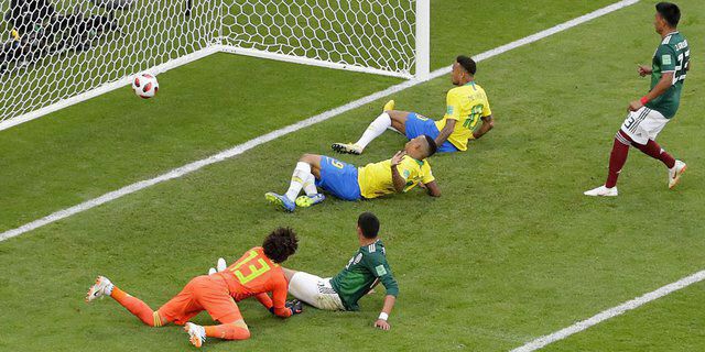 Brazil Melaju Ke Babak Perempat Final Setelah Taklukkan Meksiko 2 - 0