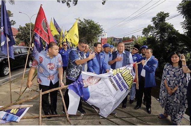 DPD Demokrat Riau Tunggu Arahan DPP Cabut Atau Tidak Laporan Perusak Atribut