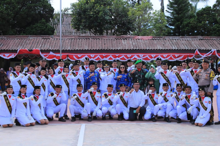 Paskibraka SMK Negeri 1 Merdeka Sukses Bertugas pada Upacara HUT RI ke-80