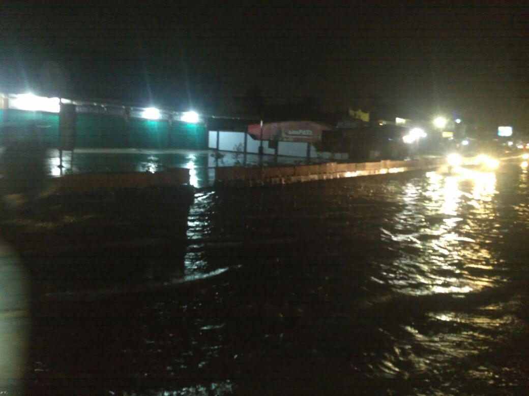 Banjir di Jalan Kharuddin Nasution, Warga: Drenase Tersumbat dan Kecil