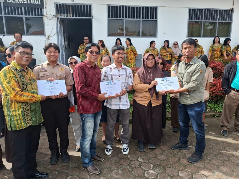 SMAN I Berastagi Gelar Pembagian Raport dan Reward Bagi Siswa Yang Berprestasi