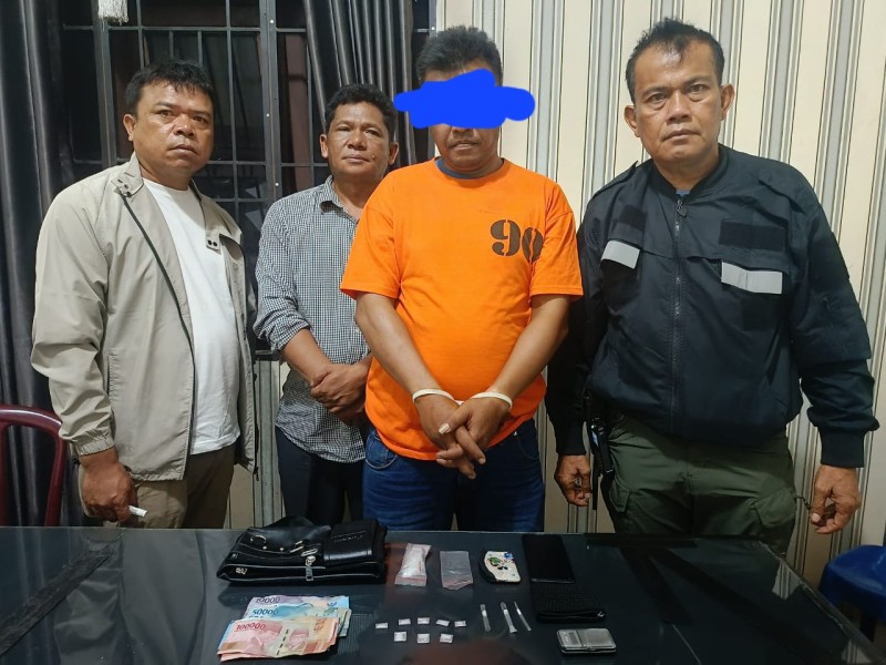 Polsek Tigabinanga Berhasil Amankan Jemput Dan 8 Paket Sabu Siap Edar Polsek Tigabinanga Berhasil Amankan Jemput Dan 8 Paket Sabu Siap Edar