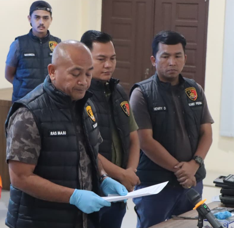 Kasat Reskrim Polres Tanah Karo AKP Rasmaju Tarigan: Diam Saat Melihat Pelanggaran Subsidi Sama Buruknya dengan Pelakunya Kasat Reskrim Polres Tanah Karo AKP Rasmaju Tarigan: Diam Saat Melihat Pelanggaran Subsidi Sama Buruknya dengan Pelakunya