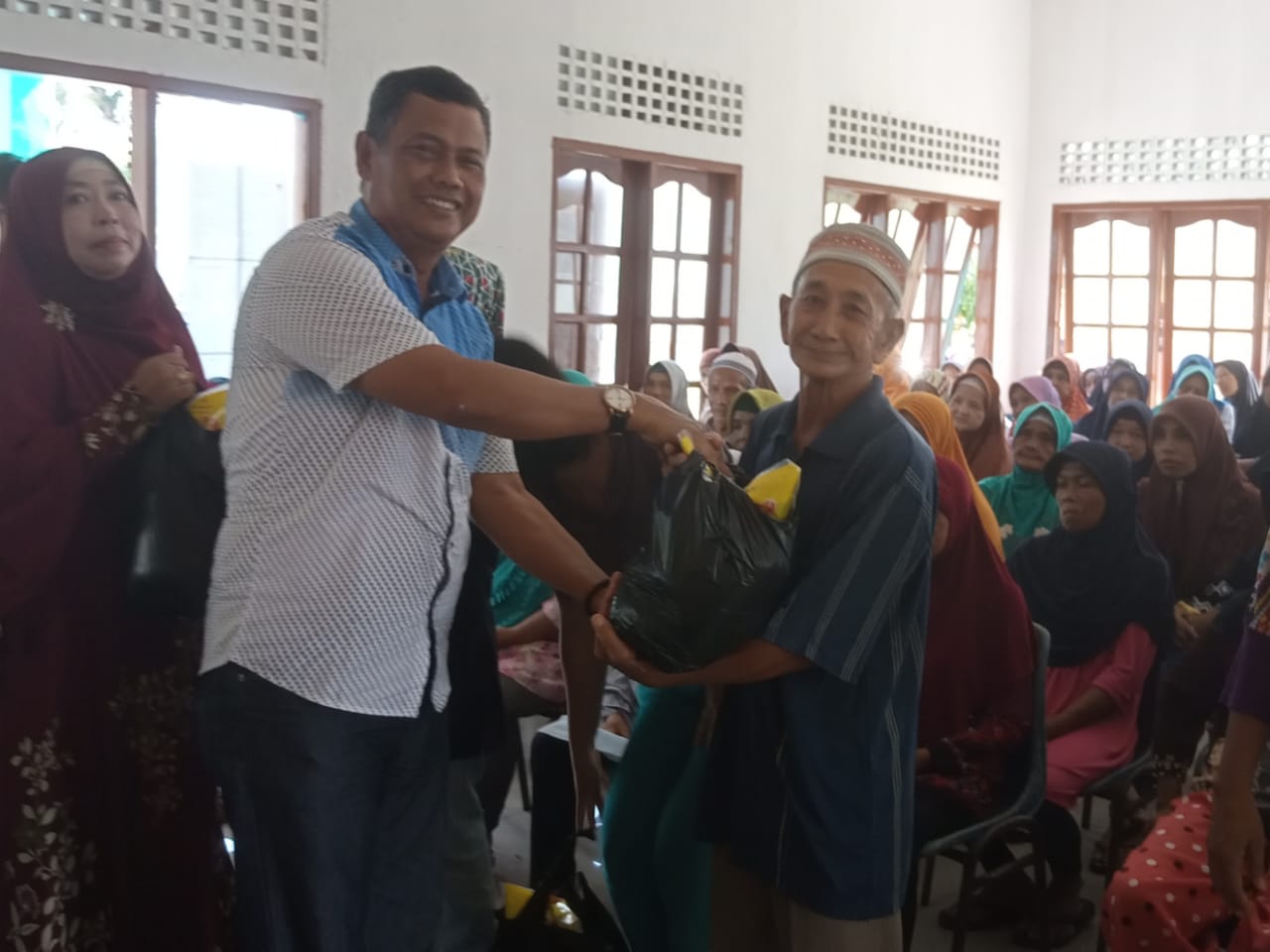 Bulan Ramadhan: Para Guru di Singkep Selatan, Singkep Pesisir dan Singkep Bagi - bagi  Sembako