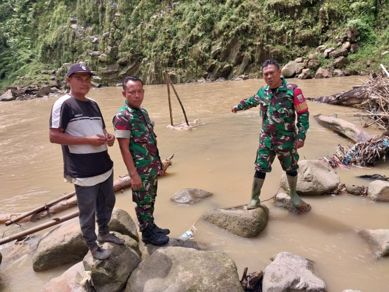 Hendak Mau Memancing, Sukiman Cium Aroma Membusuk Di Aliran Sungai Lau Biang Desa Rih Tengah