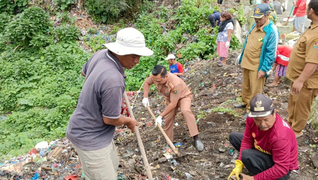 Inovasi Sampah Beruang, Pemerintah Kecamatan Dolatrayat Sulap Sampah Jadi Uang Inovasi Sampah Beruang, Pemerintah Kecamatan Dolatrayat Sulap Sampah Jadi Uang