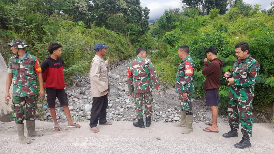 Hujan Deras Melanda Karo, Dandim 0205/TK Letkol Inf Ahmad Afriyan Rangkuti: Saya Imbau Masyarakat Supaya Jangan Dekati Aliran Sungai dan Tetap Waspada