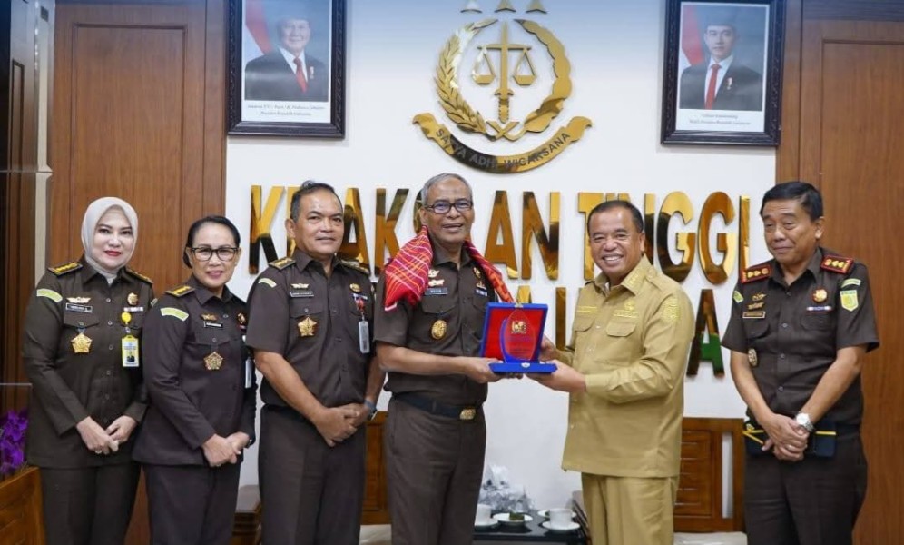 Perkuat Sinergi Dengan Adhyaksa, Bupati Karo Brigjen Pol [ Purn ] Dr.dr Antonius Ginting Sp.OG M.Kes Sambangi Kejati Sumut