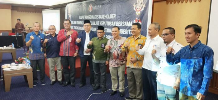 Bawaslu, KPI dan KPU Riau Teken MoU Pengawasan Penyiaran Iklan Kampanye