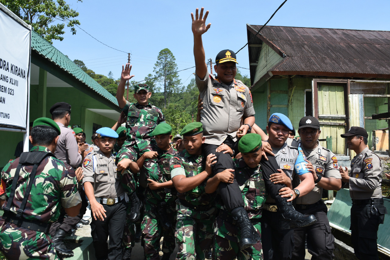Kunjungan bersama Kapoldasu ke Taput, Pangdam 1/BB: TNI - POLRI Adalah Saudara...