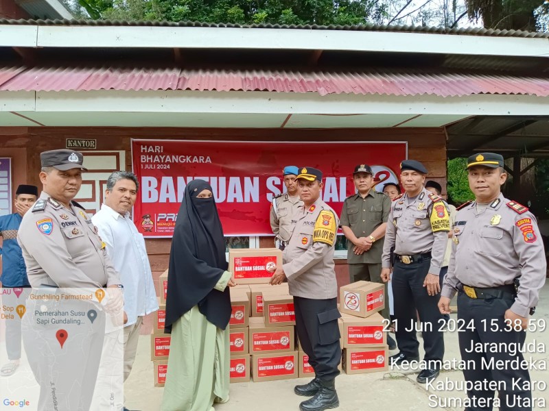 Jelang HUT Bhyangkara Ke 78, Polres Tanah Karo Bagikan Bansos ke Pondok Pesantren Al Purbanta