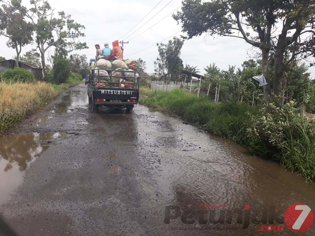 Sekitar Sebulan Ditambal Sulam, Akses Jalan Desa Ujung Aji - Aji Julu Rusak Kembali